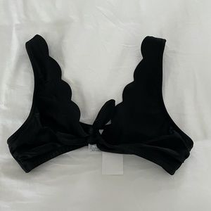 Scalloped tie-front bikini top